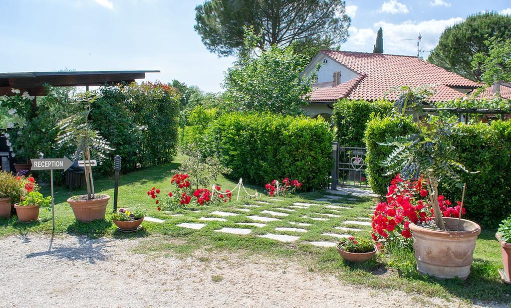 Poggio Degli Olivi Guest House Сатурния Екстериор снимка